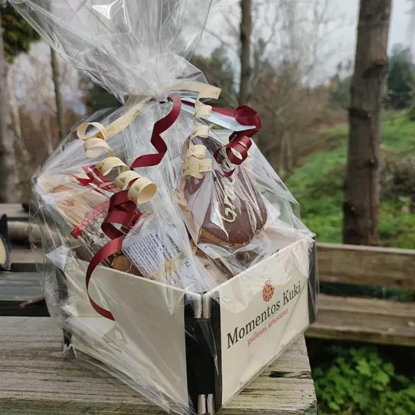 cesta pequeña galletas mantequilla