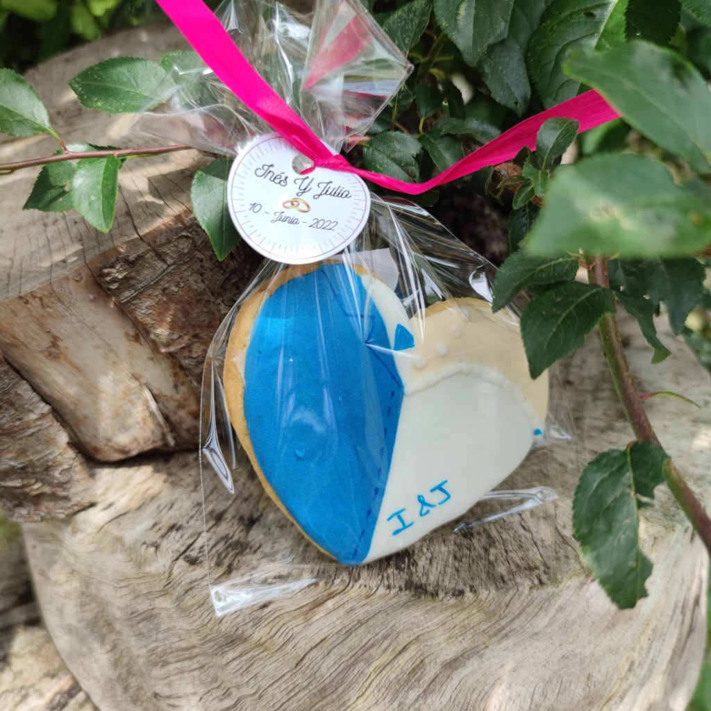 corazon trajes de novia y novio